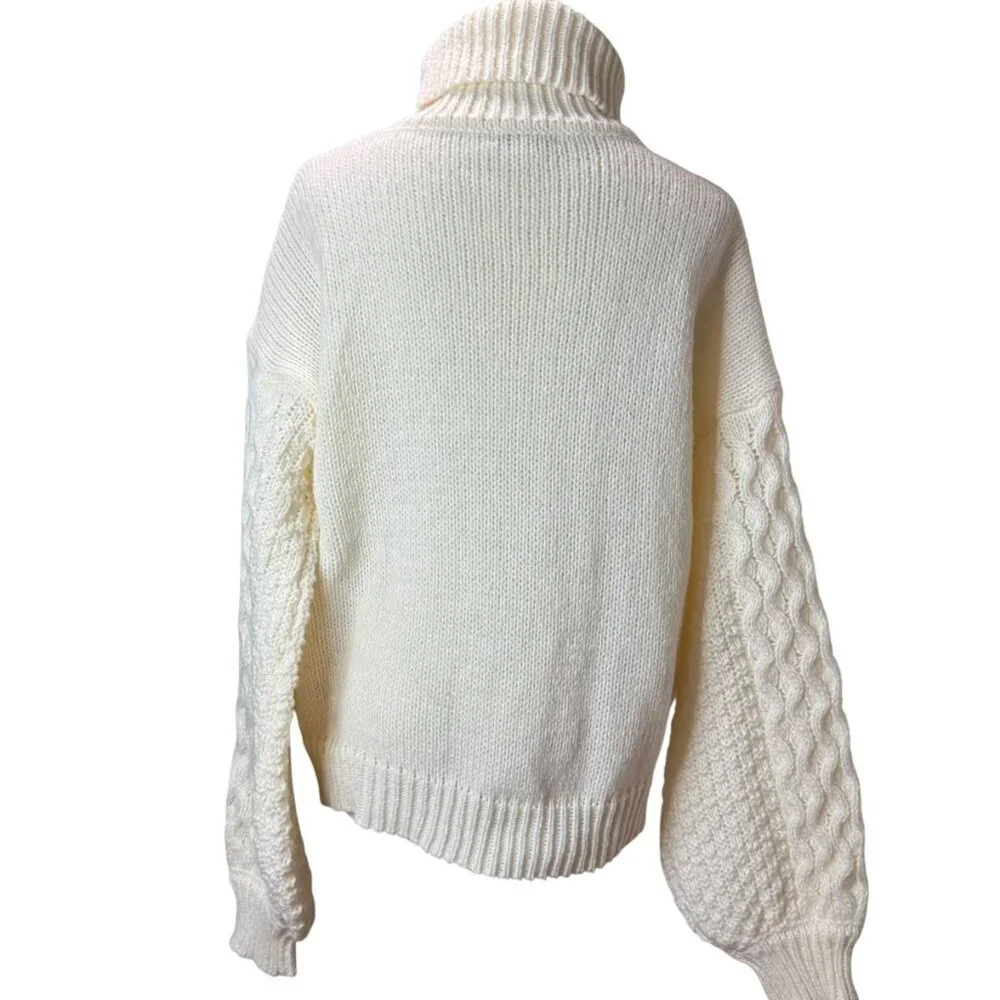 Woven Heart Cream Chunky Knit Turtleneck Sweater M NWT | Cable Sleeve Pullover